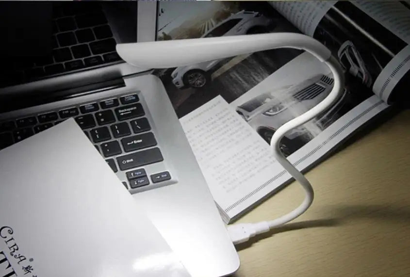 Flexible LED Touch USB Light – Perfect for reading, keyboard, and table lighting, with a portable and easy-to-use design.